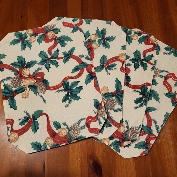 Set of 4 Christmas Placemats - Picture 2 of 2